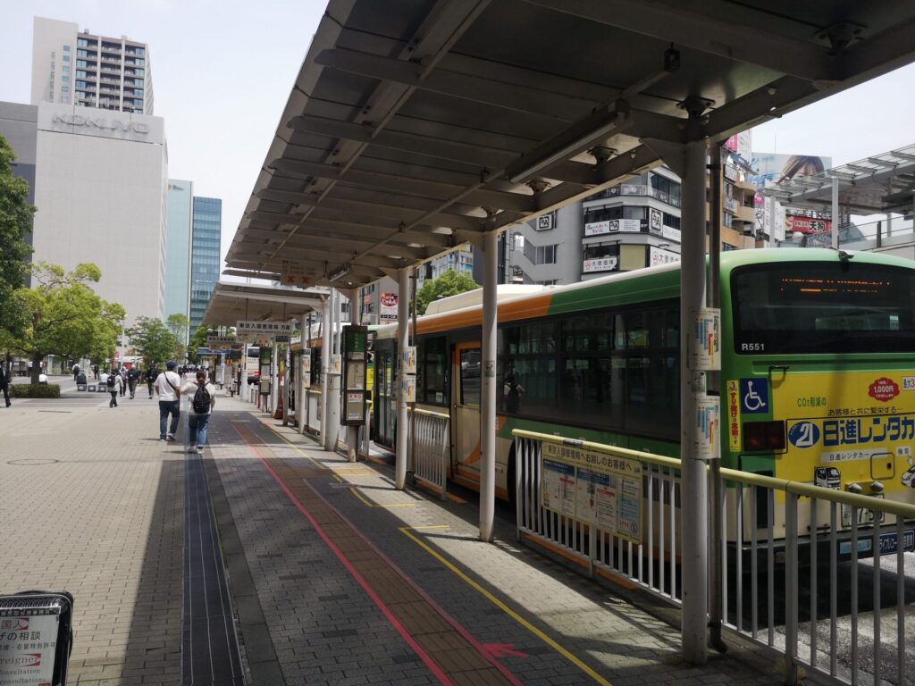 品川駅港南口(東口)から階段を降り切った風景2:東京出入国管理庁(東京入管)への行き方(写真付き)